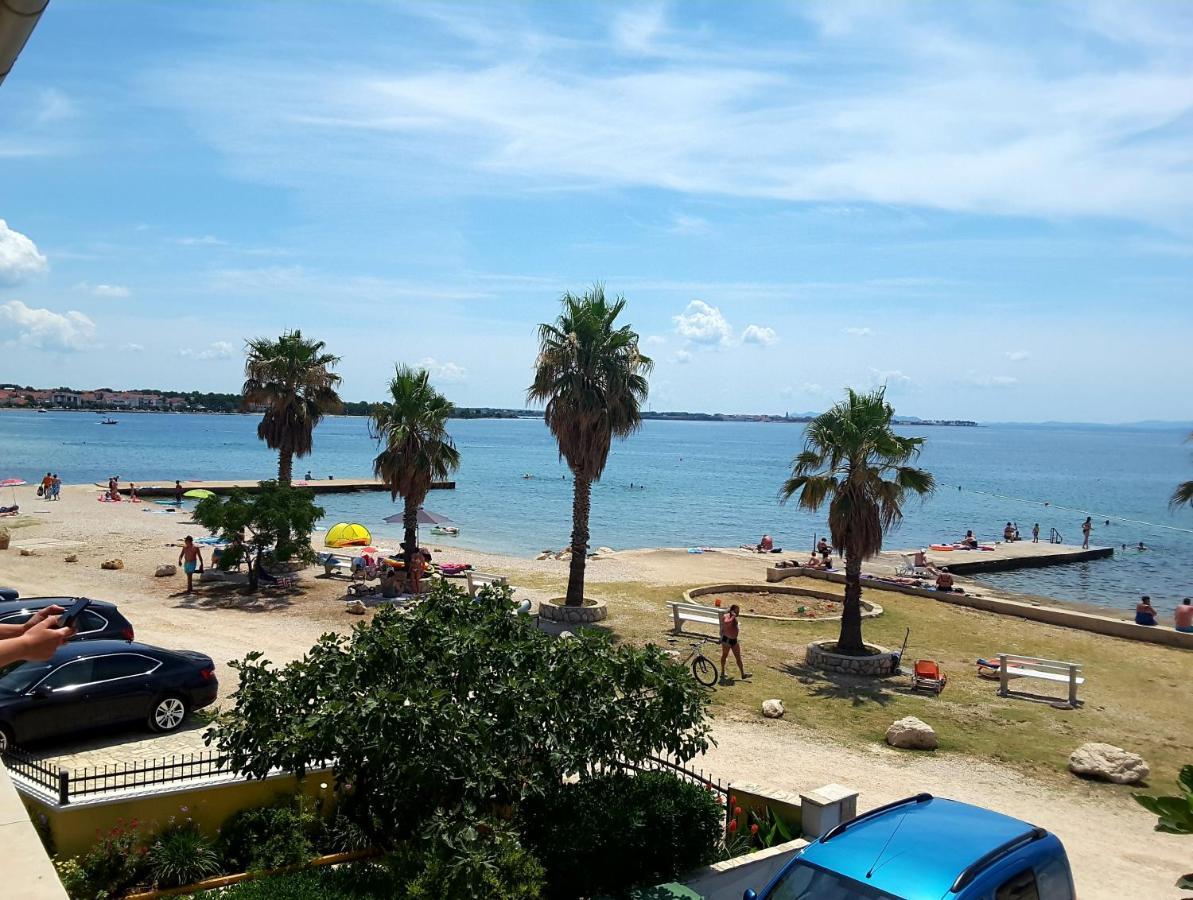 Deby Beach House Vir Εξωτερικό φωτογραφία