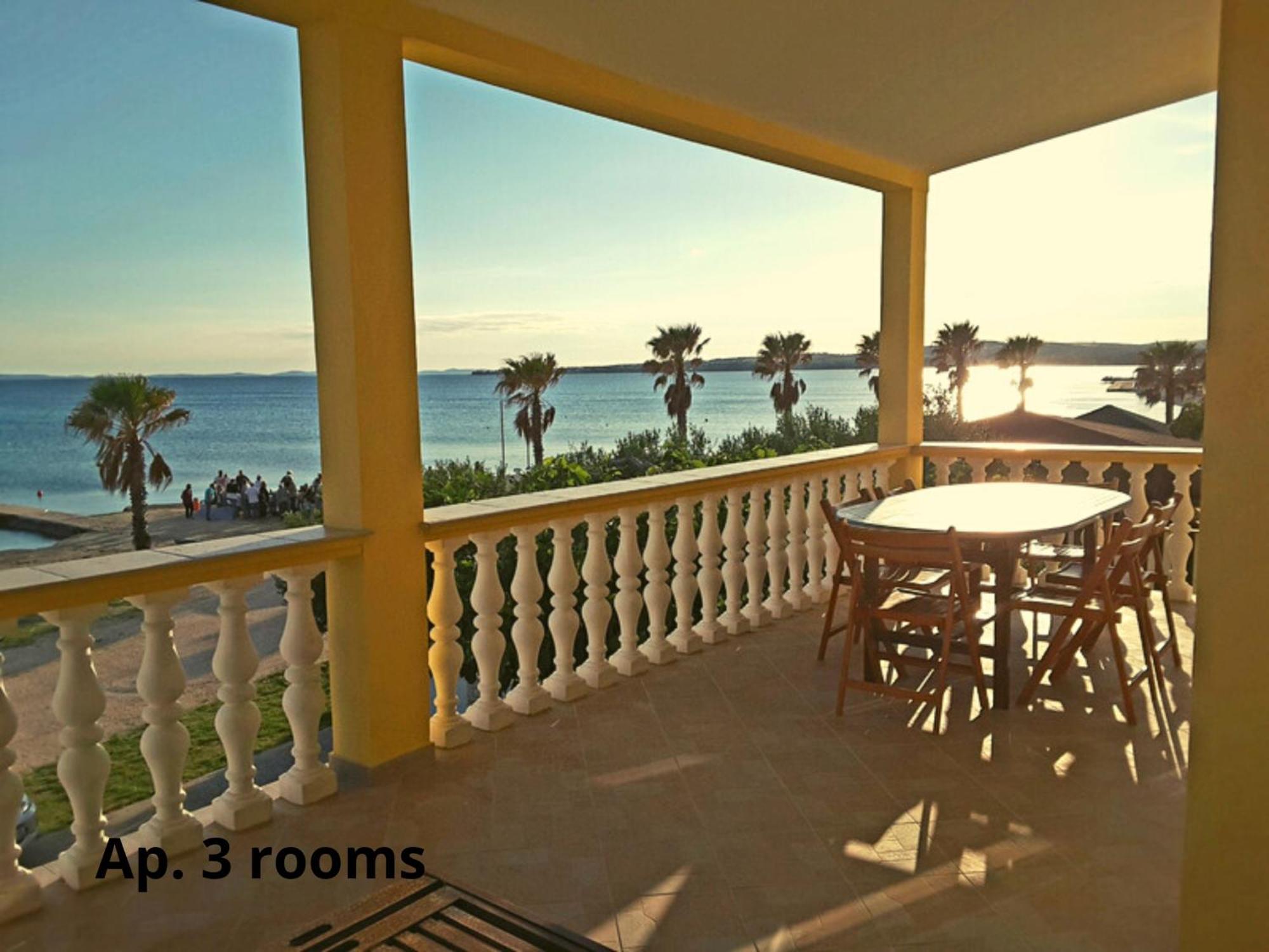 Deby Beach House Vir Εξωτερικό φωτογραφία