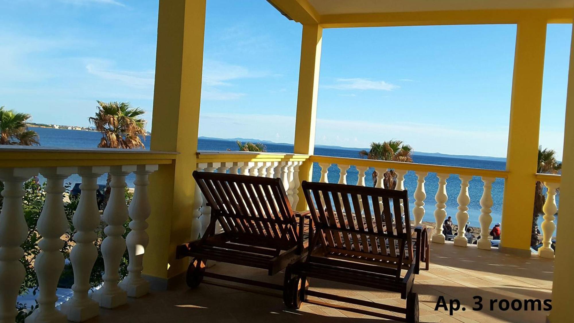Deby Beach House Vir Εξωτερικό φωτογραφία