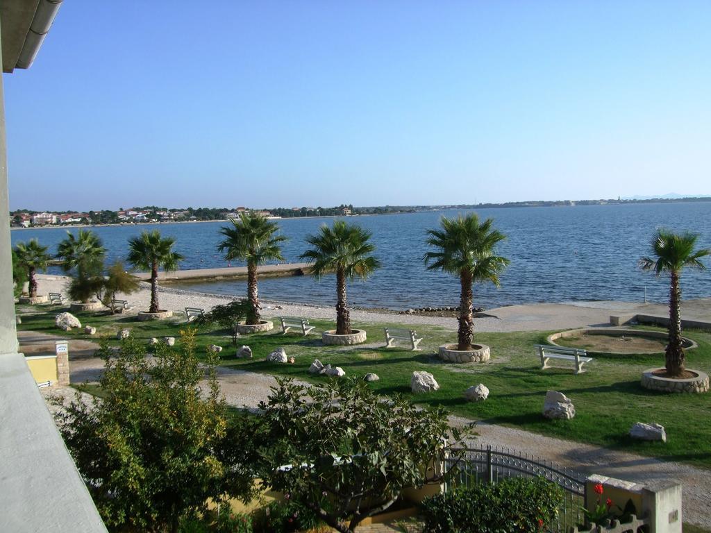 Deby Beach House Vir Δωμάτιο φωτογραφία